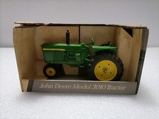 Trattore JOHN DEERE modello 3010 1960 - vintage scala 1:16, made in USA 1992