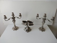 Candelabri Con Centro Tavola In Metallo Argentato Vintage 