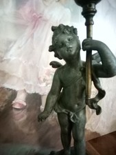 Statua lampada a gas in bronzo 1890. Convertito in presa regolare.