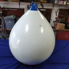 Parabordo a pera con passacavo rotto