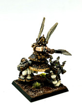 King Alrik & Shield Bearer