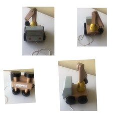 Camion gru giocattolo in legno