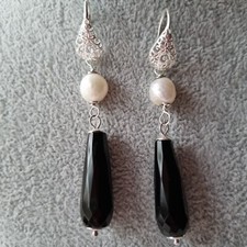 ORECCHINI ARGENTO 925 PENDENTE A GOCCIA DI AGATA NERA E PERLE SCARAMAZZE