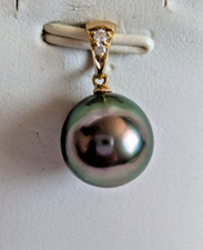 Pendentif or 18K diamants