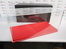 TECLC18001B Luxcase teca con base in similpelle per modelli scala 1/18