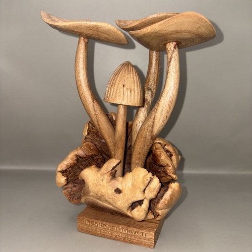 Scultura fungo legno