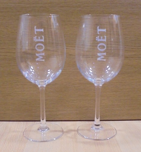 Moet chandon champagne - chandon,
