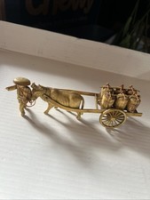 Uomo Bue Tirante Con Carrello