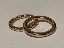 Due anelli a fascia impilabili