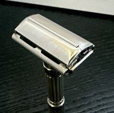 Rasoio di sicurezza regolabile