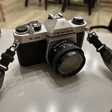 SLR Asahi Pentax K1000 con obiettivo Cosina 28mm f/2.8 - quasi come nuova