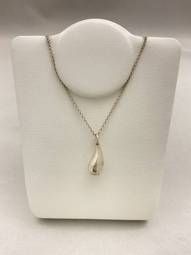 Autentica collana con ciondolo