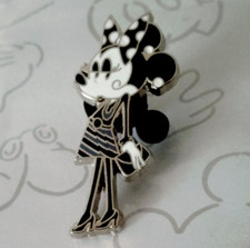 Spilla Minnie Mouse in gonna a