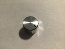 Sansui AU-555a... Manopola di controllo per bassi, midrange, acuti... 1 pz.