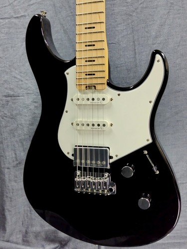 Electric guitar yamaha - guitar,