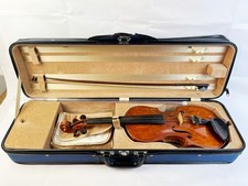 Vecchio violino violino con