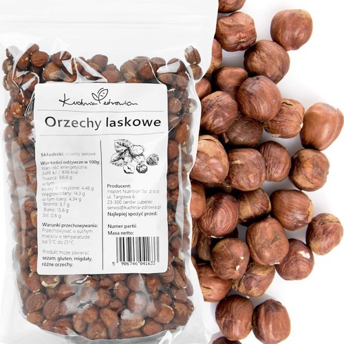Nocciole sbucciate noci intere