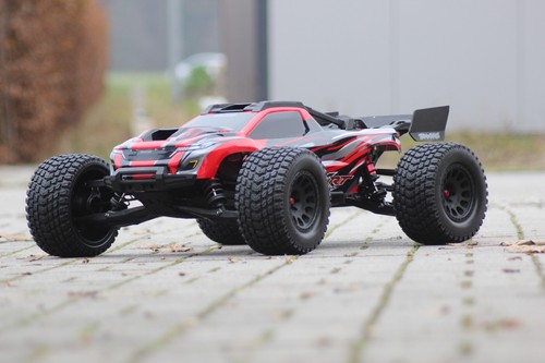 Traxxas 78086 rosso - 1:7, xrt