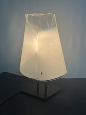 Lampada da tavolo in vetro