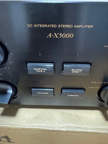 Amplificatore stereo integrato