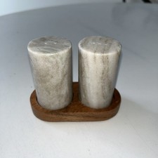 Set scuoti sale e pepe in marmo 3 pezzi con magnolia cuore e mano