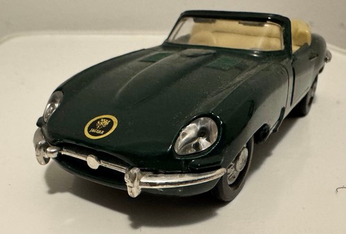 Jaguar type cabrio - 1/38,