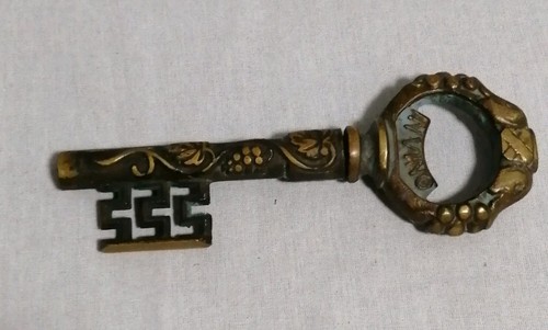 Vino veritas vintage brass - in,