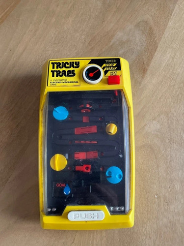 Tricky traps tomy - -,