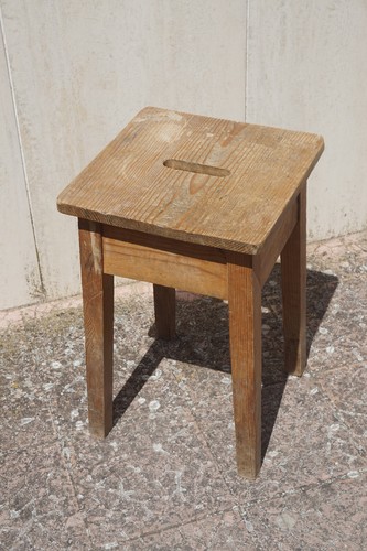 Meraviglioso sgabello rustico