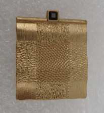 Nuovo modello: spilla di