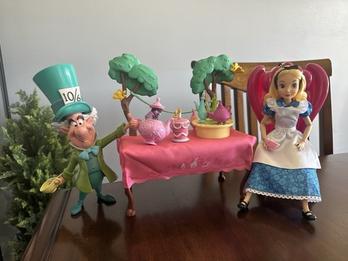Disney store alice nel - disney, paese