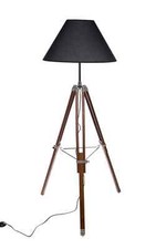 Enorme lampada per treppiede
