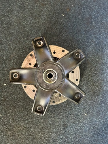 Mozzo ruota anteriore con - ruota,