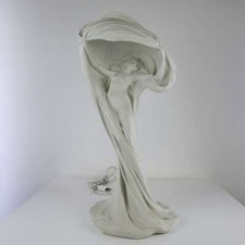 Lampada scultura in porcellana di Luigi Fabris, Milano, primi del '900. Impia...