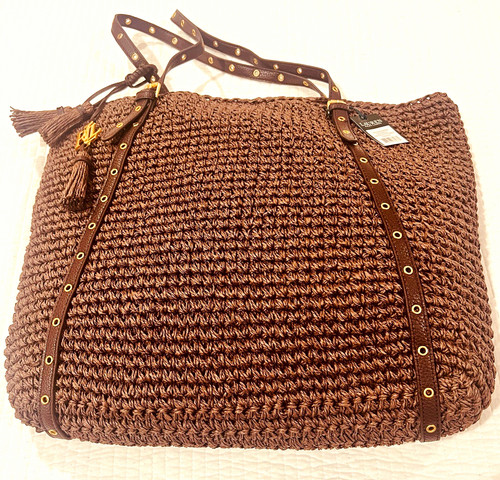 Borsa nuova con etichette