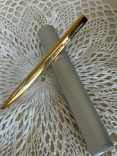 Penna a sfera e custodia