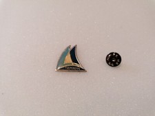 Distintivo PIN badge spilla Barca Vela Catamarano TRIMARAN Sea Beach Boat Scafo