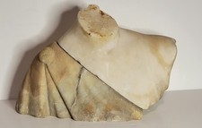 Antico busto in marmo