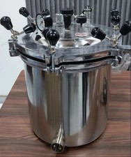 Autoclave verticale in acciaio