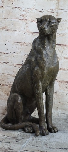 Statua scultura leone ghepardo