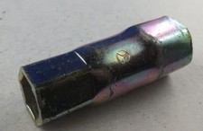 Strumento prolunga cric