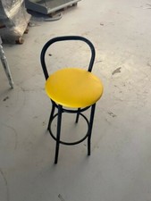 Sgabello in ferro nero con