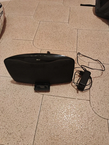Docking station speaker trust - station,