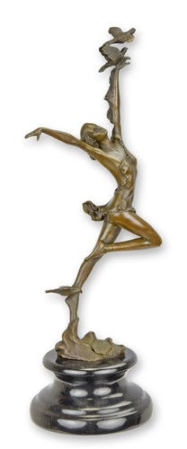Una scultura bronzo - una,