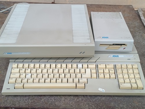 Atari 1040 con - st,