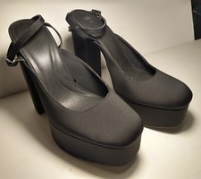 Scarpe donna EU 39. Nero. ZARA. Tacco 14 cm. Usate poco