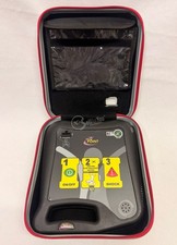 Defibrillatore semiautomatico