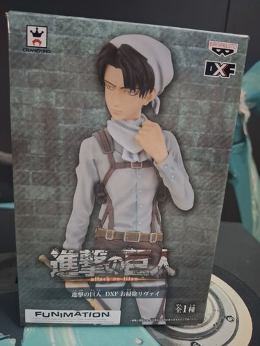 Attack titan levi ackerman - on,