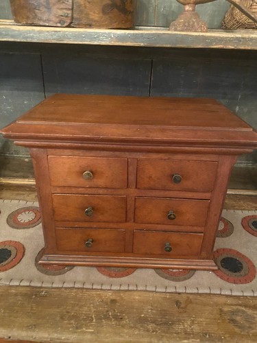 Cassetta antica primitiva
