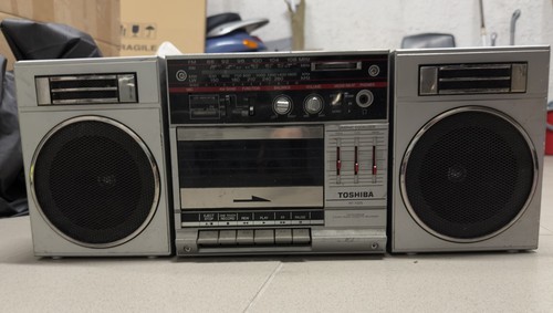 Toshiba 7025 stereo radio - toshiba,